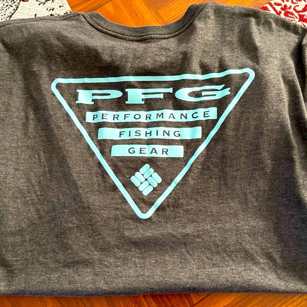 Columbia T-shirt